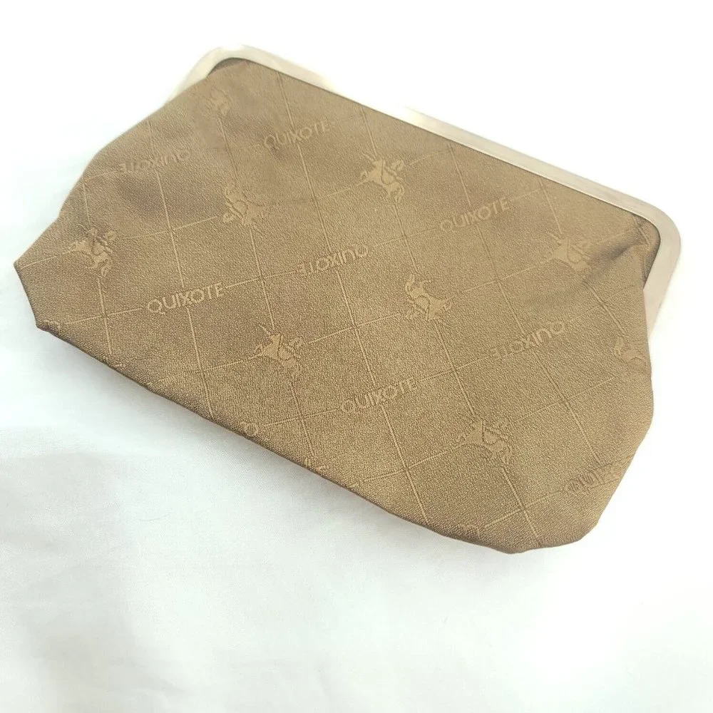 Quixote Womens Tan Logo Print Rectangle Shape Lightweight Classic Clutch Wallet